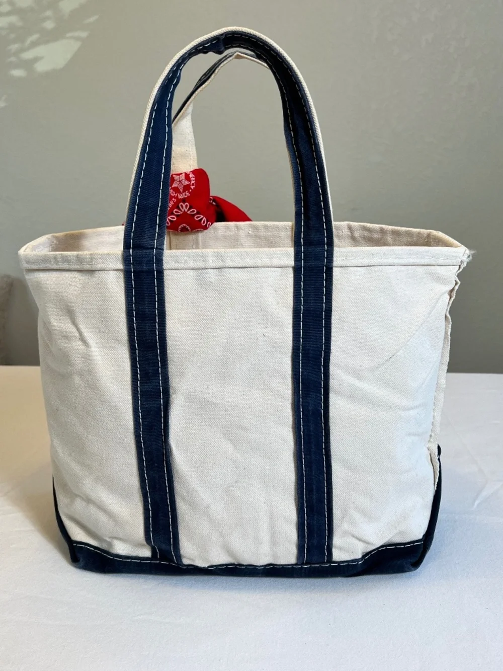 *FIRM PRICE* Vintage L.L. Bean Boat Tote Medium Navy /Natural Canvas Reg Handles - Picture 2 of 14